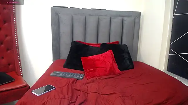 EmmaJhomson online show from 12/05/25, 08:17