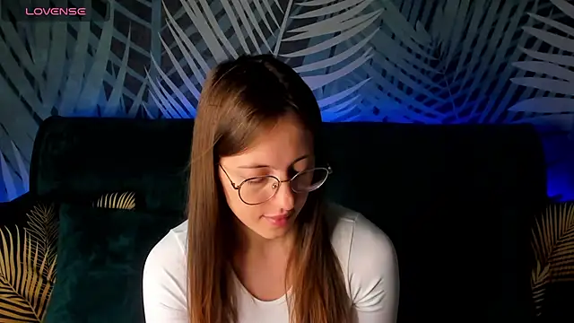 ChristyCrayme online show from 11/22/25, 10:19