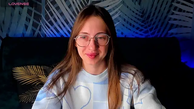 Snapshot of ChristyCrayme chatting on 10/04/25, 10:11 ChristyCrayme online show from 10/04/25, 10:11