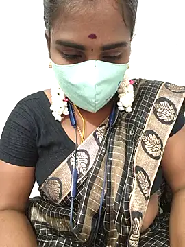 Snapshot of Tamil_riyalini12 chatting on 09/10/25, 05:28 Tamil riyalini12 online show from 09/10/25, 05:28