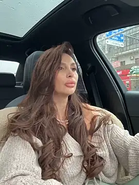 Snapshot of LunaBex chatting on 11/28/25, 08:03 LunaBex online show from 11/28/25, 08:03