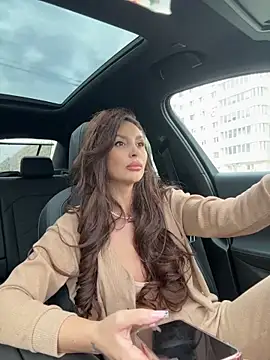 Snapshot of LunaBex chatting on 11/26/25, 08:47 LunaBex online show from 11/26/25, 08:47