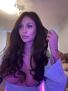 Snapshot of LunaBex chatting on 09/28/25, 05:36 LunaBex online show from 09/28/25, 05:36