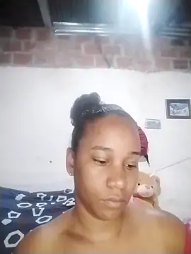 Snapshot of EbonyHorrny chatting on 10/02/25, 11:35 EbonyHorrny online show from 10/02/25, 11:35