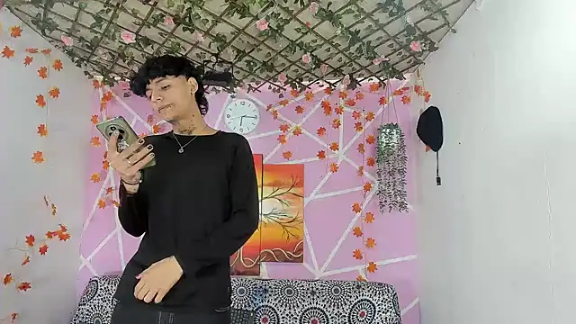 Bastian boyshot77 online show from 12/05/25, 06:06