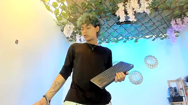 Bastian boyshot77 online show from 10/25/25, 02:50