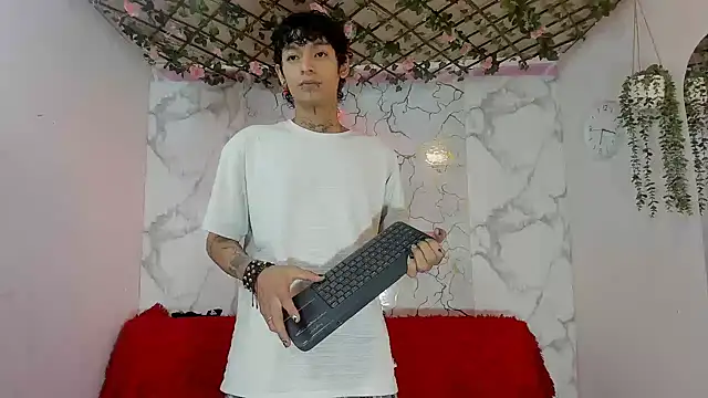 Bastian boyshot77 online show from 04/17/26, 07:28