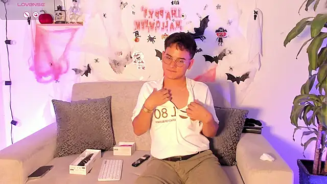 Young Ben online show from 10/24/25, 01:04