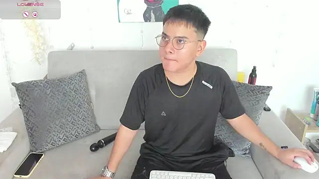 Snapshot of Young_Ben chatting on 07/07/26, 12:52 Young Ben online show from 07/07/26, 12:52