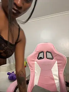 Lil-shawrie online show from 09/17/25, 06:32