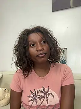 Snapshot of Lil-shawrie chatting on 05/06/26, 12:14 Lil-shawrie online show from 05/06/26, 12:14
