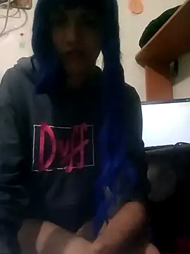 Snapshot of famousfox-69 chatting on 09/09/25, 09:02 famousfox-69 online show from 09/09/25, 09:02