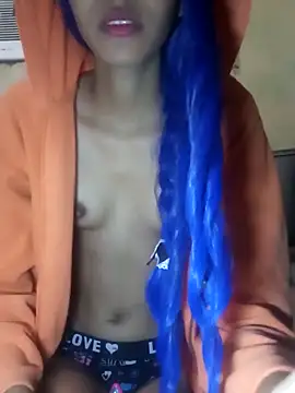 Snapshot of famousfox-69 chatting on 10/04/25, 10:55 famousfox-69 online show from 10/04/25, 10:55