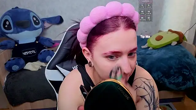 Mini Lady1 online show from 02/18/26, 09:06