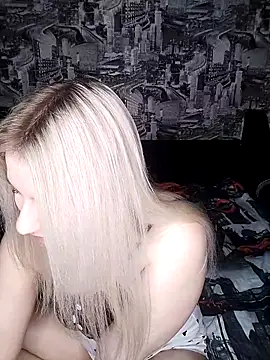 HoneyNelly online show from 12/18/25, 12:49