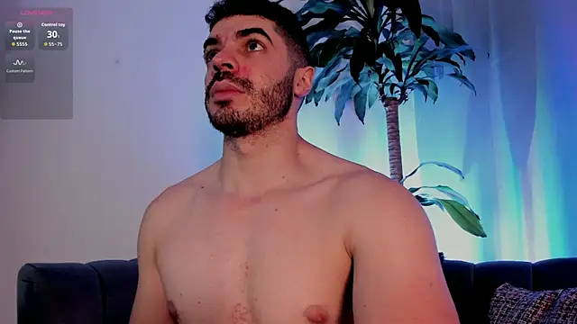 Snapshot of AxelThompson_ chatting on 12/18/25, 05:50 AxelThompson online show from 12/18/25, 05:50