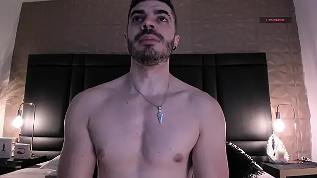 Snapshot of AxelThompson_ chatting on 11/22/25, 11:09 AxelThompson online show from 11/22/25, 11:09