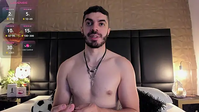 Snapshot of AxelThompson_ chatting on 10/31/25, 12:13 AxelThompson online show from 10/31/25, 12:13