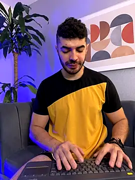 Snapshot of AxelThompson_ chatting on 12/02/25, 11:23 AxelThompson online show from 12/02/25, 11:23