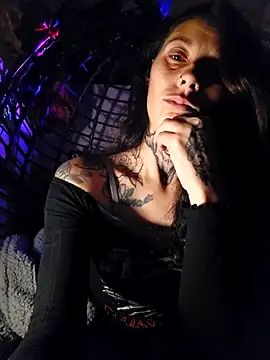 Snapshot of DarkAngelz1 chatting on 10/20/25, 01:18 DarkAngelz1 online show from 10/20/25, 01:18