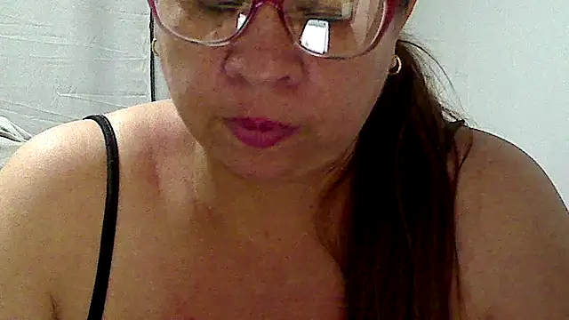 Snapshot of luciana69hot chatting on 04/20/26, 03:13 luciana69hot online show from 04/20/26, 03:13