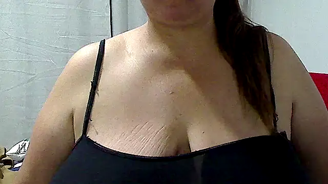 Snapshot of luciana69hot chatting on 04/23/26, 05:03 luciana69hot online show from 04/23/26, 05:03