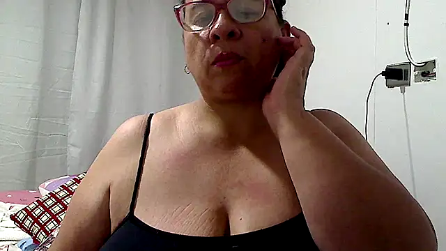 Snapshot of luciana69hot chatting on 05/30/26, 02:40 luciana69hot online show from 05/30/26, 02:40