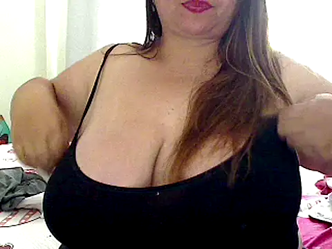 Snapshot of luciana69hot chatting on 03/06/25, 04:28 luciana69hot online show from 03/06/25, 04:28