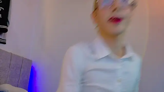 Snapshot of liiamluna_ chatting on 05/27/26, 02:35 liiamluna online show from 05/27/26, 02:35