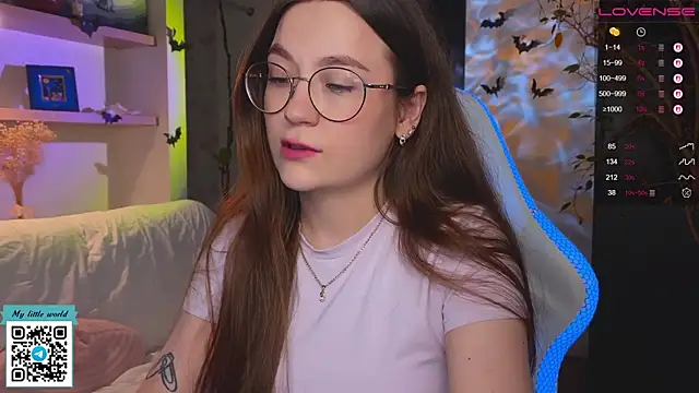 mia here online show from 10/30/25, 12:36