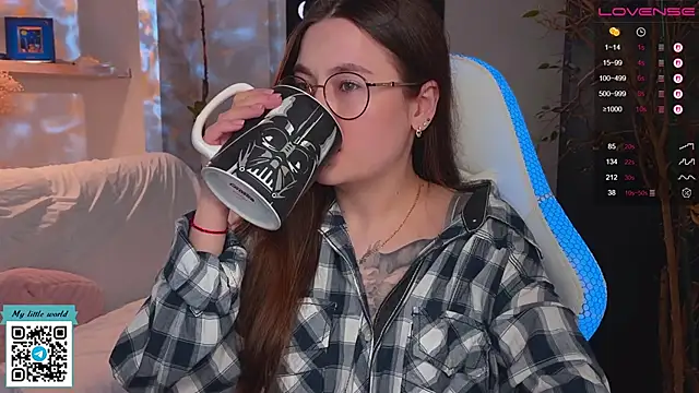 mia here online show from 10/20/25, 11:55