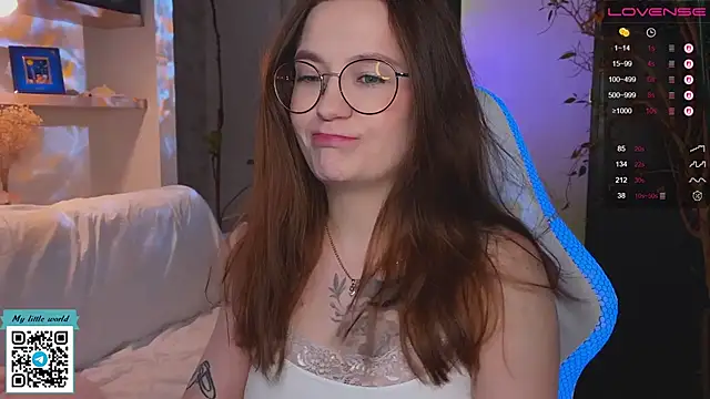 mia here online show from 11/27/25, 02:56