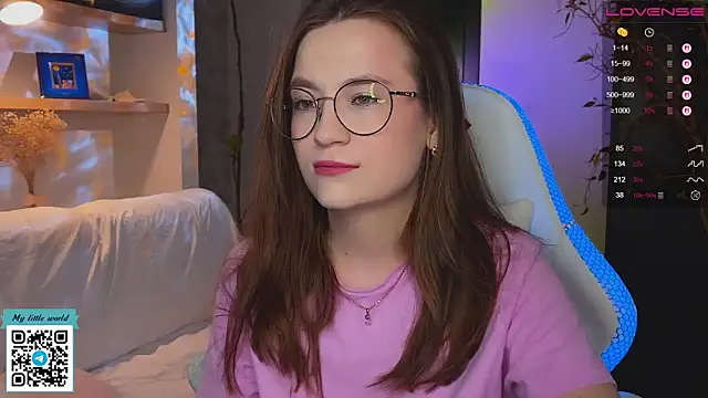 mia here online show from 11/26/25, 02:22