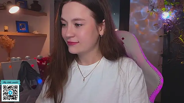 mia here online show from 12/14/25, 02:07