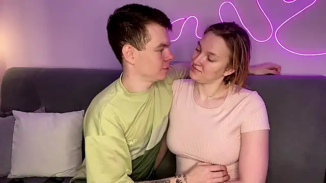 julielourens online show from 11/30/25, 08:04