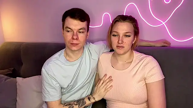 julielourens online show from 10/13/25, 07:21