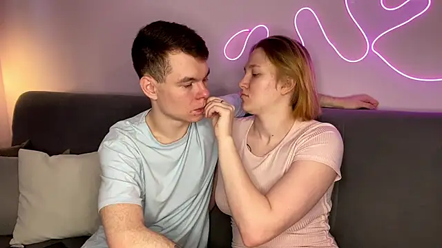 julielourens online show from 11/14/25, 08:07