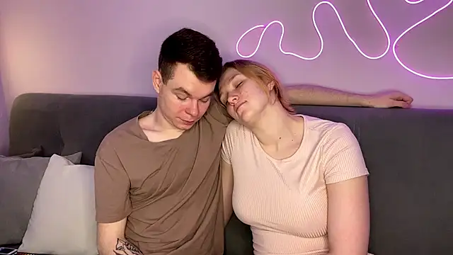 julielourens online show from 11/21/25, 08:13