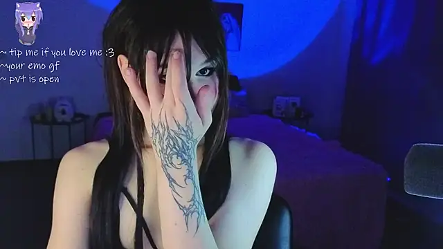 Snapshot of your_little_eva chatting on 05/05/26, 12:13 your little eva online show from 05/05/26, 12:13