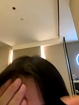 chenyu0308 online show from 10/25/25, 04:44