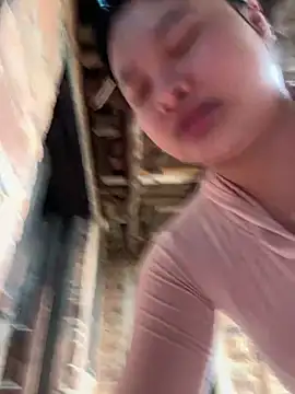 chenyu0308 online show from 10/18/25, 04:03