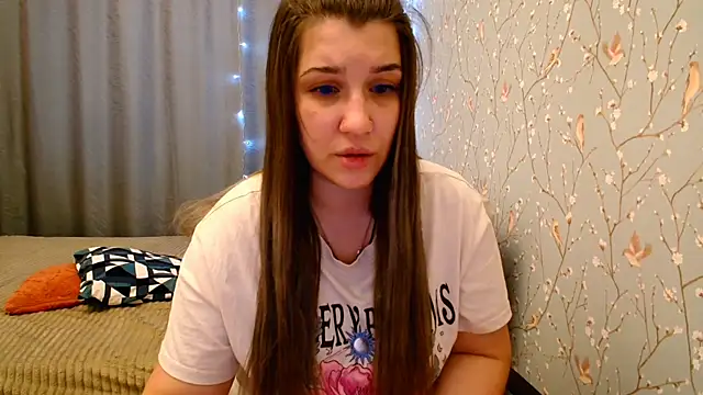 CherryZlata online show from 12/15/25, 09:04