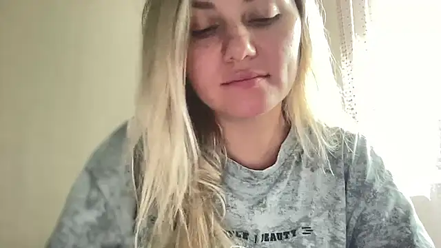 Snapshot of MonicaSweett chatting on 10/11/25, 10:38 MonicaSweett online show from 10/11/25, 10:38