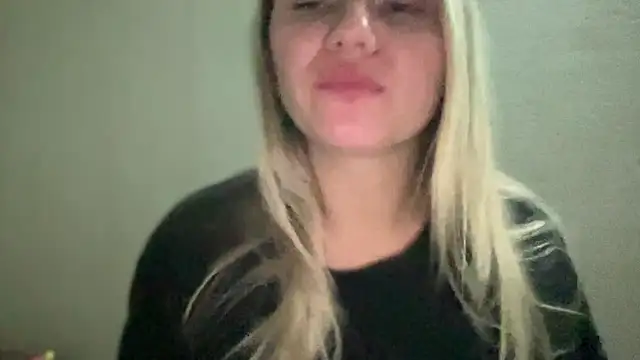 Snapshot of MonicaSweett chatting on 10/02/25, 11:08 MonicaSweett online show from 10/02/25, 11:08