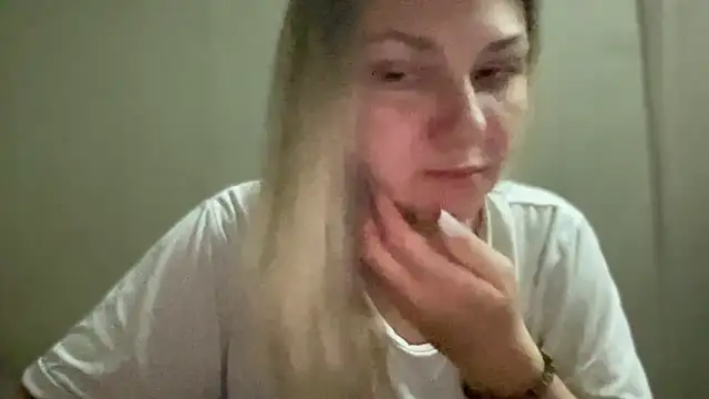 Snapshot of MonicaSweett chatting on 10/13/25, 09:27 MonicaSweett online show from 10/13/25, 09:27
