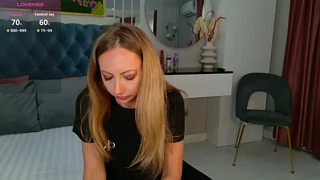 SiennaPierce online show from 05/18/26, 11:15