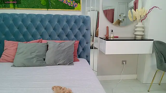 Snapshot of SiennaPierce chatting on 10/13/25, 04:14 SiennaPierce online show from 10/13/25, 04:14