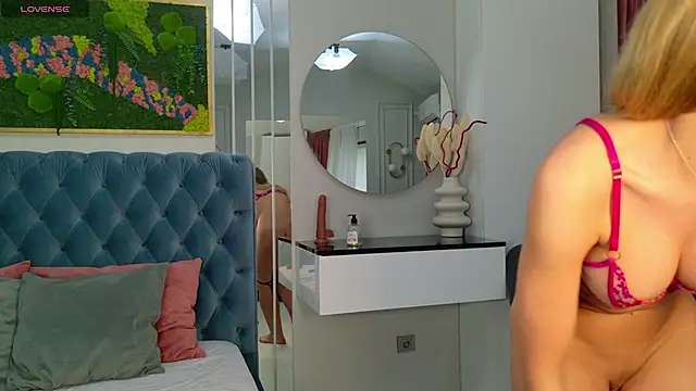 SiennaPierce online show from 03/21/26, 05:30