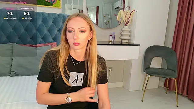 SiennaPierce online show from 05/26/26, 11:19