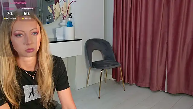 Snapshot of SiennaPierce chatting on 07/15/26, 11:39 SiennaPierce online show from 07/15/26, 11:39